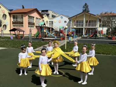 Участие на децата от втора група в Трети национален детски фестивал Слънце е нашата градина - ДГ Слънце - Айтос