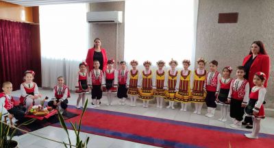 Великденски поздрав при Кмета на Община Айтос и общинска администрация 17.04.2025 г - ДГ Слънце - Айтос