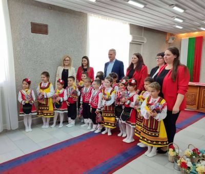 Великденски поздрав при Кмета на Община Айтос и общинска администрация 17.04.2025 г - ДГ Слънце - Айтос