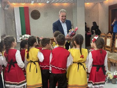 Великденски поздрав при Кмета на Община Айтос и общинска администрация 17.04.2025 г - ДГ Слънце - Айтос