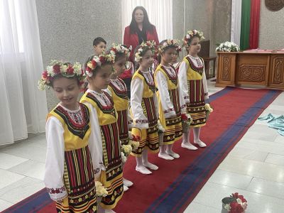 Великденски поздрав при Кмета на Община Айтос и общинска администрация 17.04.2025 г - ДГ Слънце - Айтос