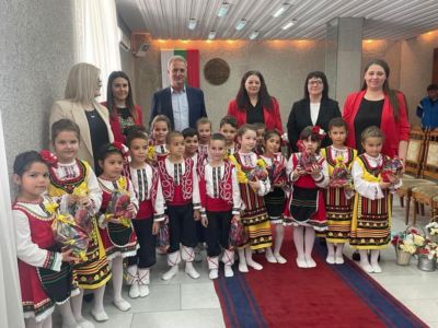 Великденски поздрав при Кмета на Община Айтос и общинска администрация 17.04.2025 г - ДГ Слънце - Айтос