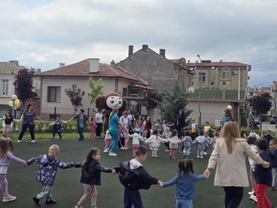 1 -ви юни с Чебурашка в ДГ - ДГ Слънце - Айтос